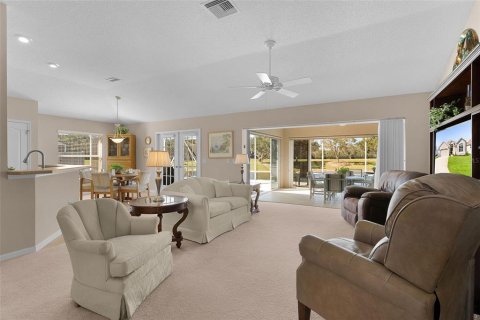 Villa ou maison à vendre à The Villages, Floride: 3 chambres, 215.9 m2 № 2430673 - photo 9