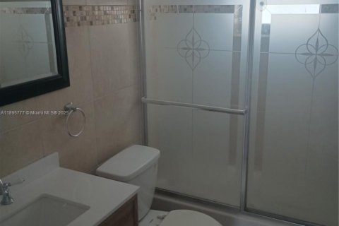 Casa en alquiler en Lauderdale-by-the-Sea, Florida, 1 dormitorio № 2081478 - foto 11