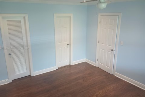 Casa en alquiler en Lauderdale-by-the-Sea, Florida, 1 dormitorio № 2081478 - foto 8