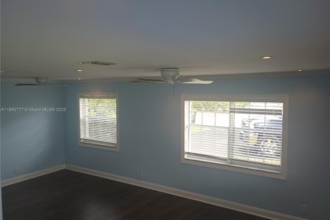 Casa en alquiler en Lauderdale-by-the-Sea, Florida, 1 dormitorio № 2081478 - foto 14