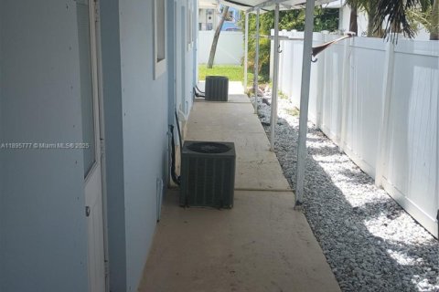 Casa en alquiler en Lauderdale-by-the-Sea, Florida, 1 dormitorio № 2081478 - foto 6