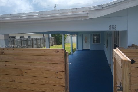 Casa en Lauderdale-by-the-Sea, Florida 1 dormitorio № 2081478