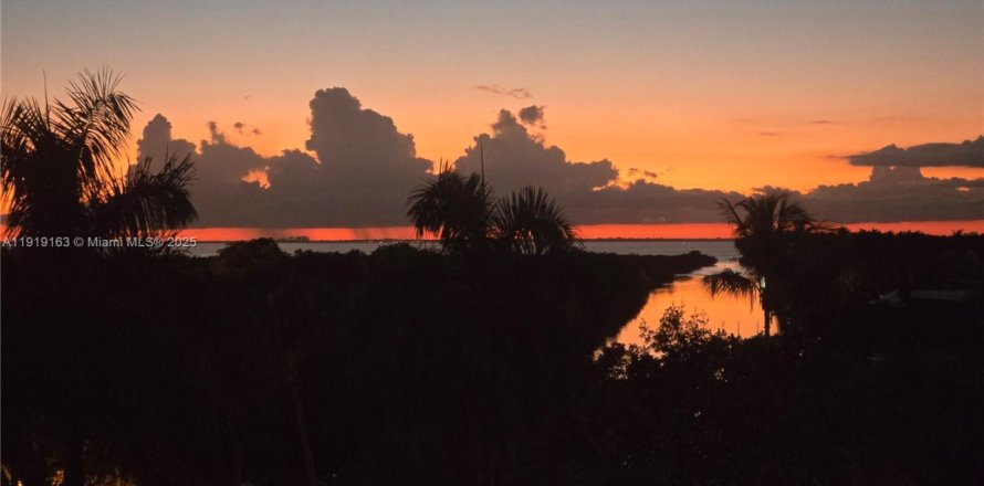 Condominio en Key Biscayne, Florida, 2 dormitorios  № 1974502