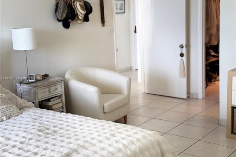 Condominio en venta en Key Biscayne, Florida, 2 dormitorios, 130.9 m2 № 1974502 - foto 11