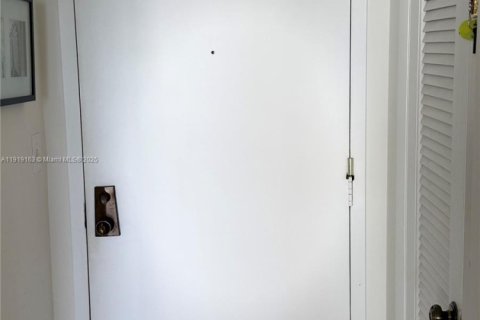 Condominio en venta en Key Biscayne, Florida, 2 dormitorios, 130.9 m2 № 1974502 - foto 17