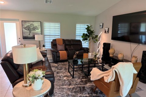 Casa en alquiler en North Port, Florida, 3 dormitorios, 150.41 m2 № 1840421 - foto 12
