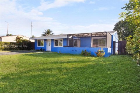 Villa ou maison à vendre à North Lauderdale, Floride: 4 chambres, 152.36 m2 № 2025008 - photo 2