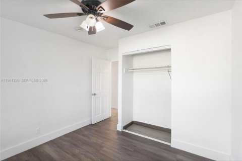 Villa ou maison à vendre à North Lauderdale, Floride: 4 chambres, 152.36 m2 № 2025008 - photo 15