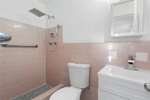 Villa ou maison à vendre à North Lauderdale, Floride: 4 chambres, 152.36 m2 № 2025008 - photo 24