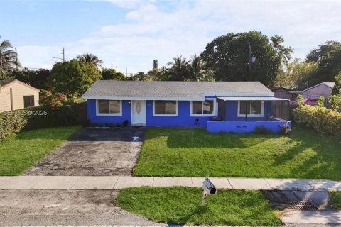 Villa ou maison à vendre à North Lauderdale, Floride: 4 chambres, 152.36 m2 № 2025008 - photo 3