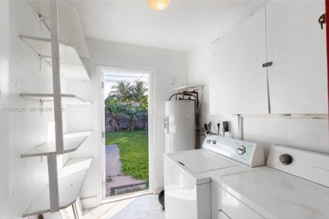 Villa ou maison à vendre à North Lauderdale, Floride: 4 chambres, 152.36 m2 № 2025008 - photo 20