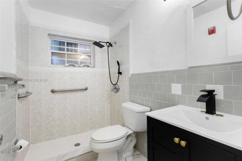 Villa ou maison à vendre à North Lauderdale, Floride: 4 chambres, 152.36 m2 № 2025008 - photo 16