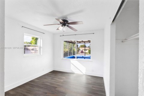 Villa ou maison à vendre à North Lauderdale, Floride: 4 chambres, 152.36 m2 № 2025008 - photo 23