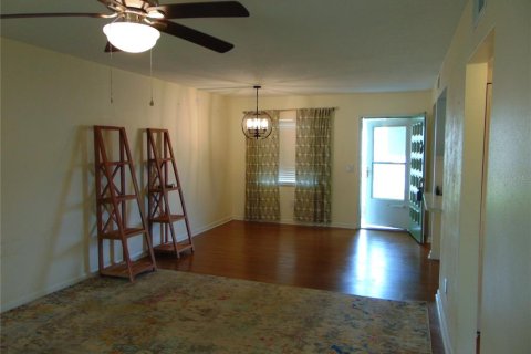 Copropriété à vendre à Tarpon Springs, Floride: 1 chambre, 62.15 m2 № 1819652 - photo 11