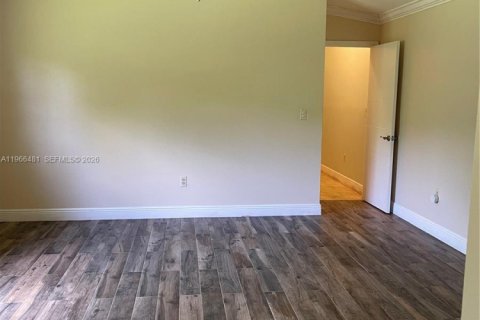 Villa ou maison à louer à Southwest Ranches, Floride: 6 chambres, 413.23 m2 № 2051428 - photo 18