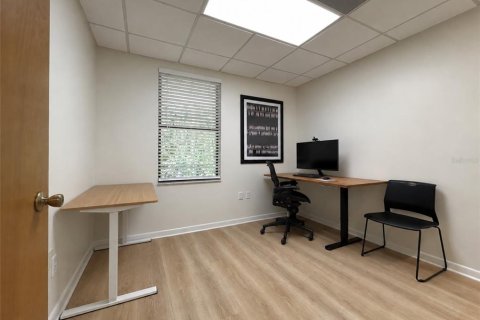 Immobilier commercial à louer à Gainesville, Floride: 56.58 m2 № 2285571 - photo 3