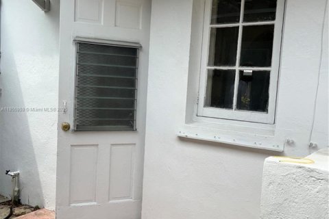 House in Hollywood, Florida 2 bedrooms, 127.28 sq.m. № 1880367 - photo 15