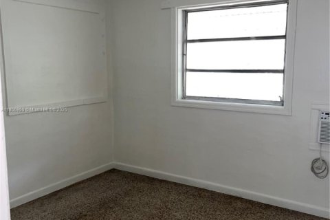 House in Hollywood, Florida 2 bedrooms, 127.28 sq.m. № 1880367 - photo 9