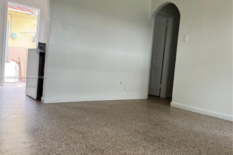 House in Hollywood, Florida 2 bedrooms, 127.28 sq.m. № 1880367 - photo 13