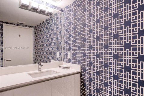 Condo in Sunny Isles Beach, Florida, 3 bedrooms № 2079490 - photo 18