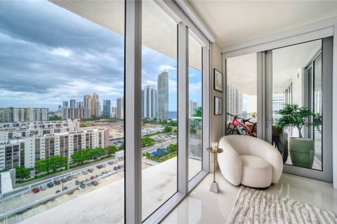 Condo in Sunny Isles Beach, Florida, 3 bedrooms № 2079490 - photo 9