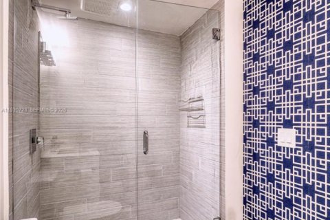 Condo in Sunny Isles Beach, Florida, 3 bedrooms № 2079490 - photo 17