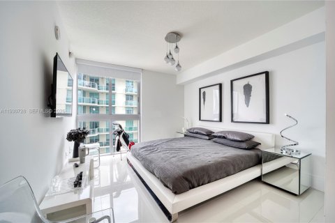 Condo in Sunny Isles Beach, Florida, 3 bedrooms № 2079490 - photo 12