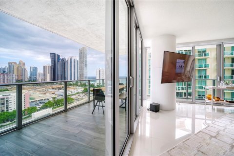 Condo in Sunny Isles Beach, Florida, 3 bedrooms № 2079490 - photo 6