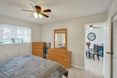 Condo in Lauderdale Lakes, Florida, 1 bedroom  № 1980226 - photo 24