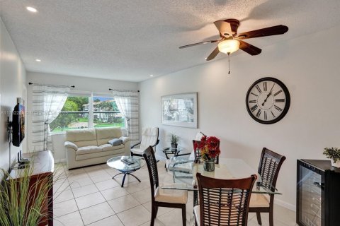 Condo in Lauderdale Lakes, Florida, 1 bedroom  № 1980226 - photo 13