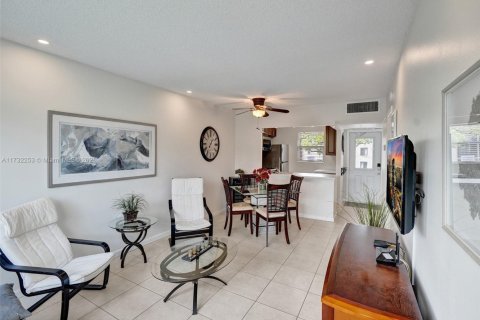 Condo in Lauderdale Lakes, Florida, 1 bedroom  № 1980226 - photo 18