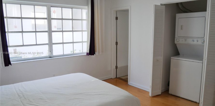 Condominio en Miami Beach, Florida, 1 dormitorio № 1850878