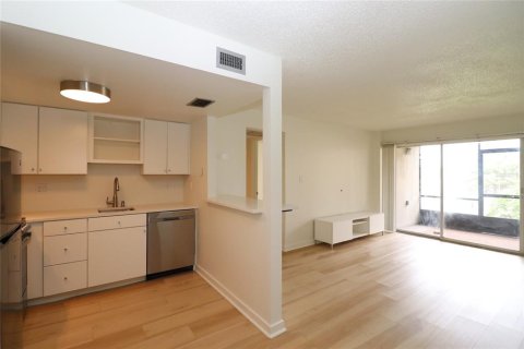 Condominio en alquiler en Altamonte Springs, Florida, 1 dormitorio, 56.39 m2 № 2277822 - foto 6