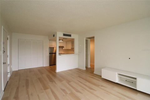 Condominio en alquiler en Altamonte Springs, Florida, 1 dormitorio, 56.39 m2 № 2277822 - foto 8