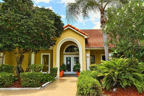 Condo in Sarasota, Florida, 3 bedrooms  № 1858452 - photo 1
