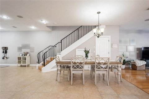 Adosado en venta en Tampa, Florida, 3 dormitorios, 253.16 m2 № 1832932 - foto 6