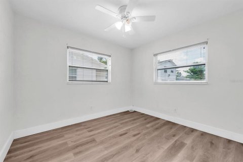 Casa en alquiler en Saint Petersburg, Florida, 3 dormitorios, 95.41 m2 № 1915809 - foto 11
