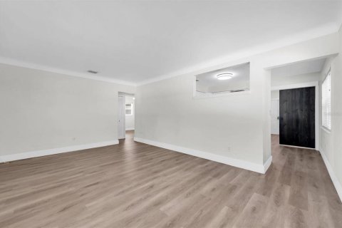 Casa en alquiler en Saint Petersburg, Florida, 3 dormitorios, 95.41 m2 № 1915809 - foto 22