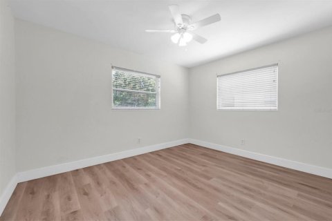 Casa en alquiler en Saint Petersburg, Florida, 3 dormitorios, 95.41 m2 № 1915809 - foto 12