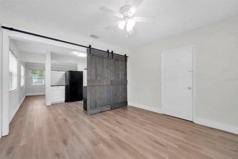 Casa en alquiler en Saint Petersburg, Florida, 3 dormitorios, 95.41 m2 № 1915809 - foto 16