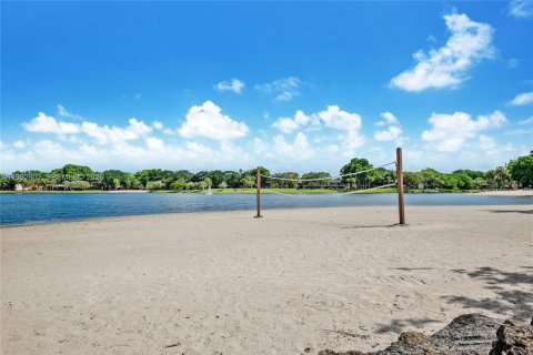 Condominio en alquiler en Miami, Florida, 1 dormitorio, 60.48 m2 № 2056699 - foto 16