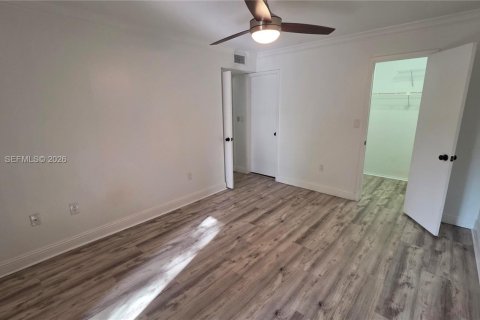 Condominio en alquiler en Miami, Florida, 1 dormitorio, 60.48 m2 № 2056699 - foto 10