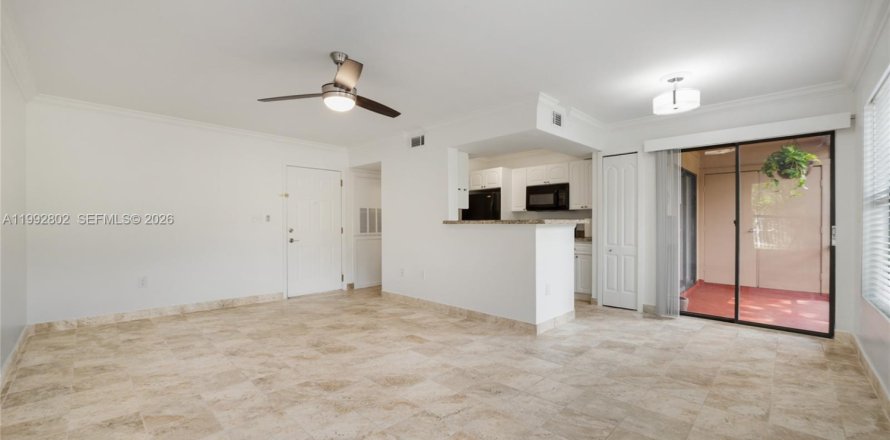 Condominio en Miami, Florida, 1 dormitorio  № 2056699