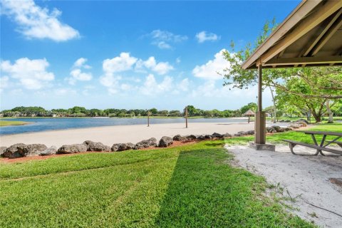 Condominio en alquiler en Miami, Florida, 1 dormitorio, 60.48 m2 № 2056699 - foto 15