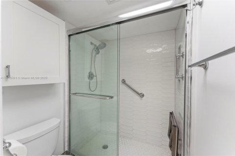 Condo in Coconut Creek, Florida, 2 bedrooms  № 1790251 - photo 20