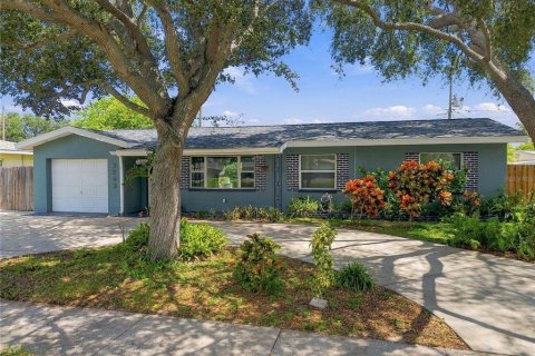 Casa en Saint Petersburg, Florida 3 dormitorios, 99.87 m2 № 2371492