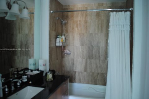 Copropriété à louer à Miami, Floride: 2 chambres, 94.48 m2 № 1804221 - photo 19