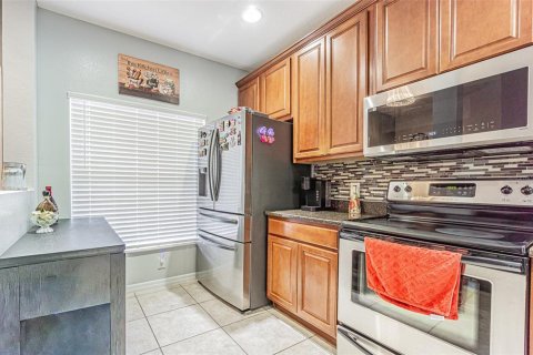 Touwnhouse à vendre à Tampa, Floride: 2 chambres, 108.97 m2 № 2378254 - photo 12