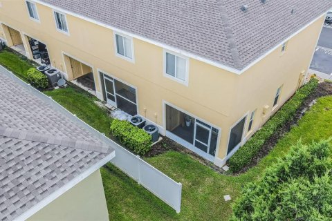 Touwnhouse à vendre à Tampa, Floride: 2 chambres, 108.97 m2 № 2378254 - photo 29