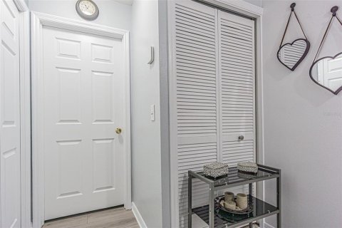Touwnhouse à vendre à Tampa, Floride: 2 chambres, 108.97 m2 № 2378254 - photo 19
